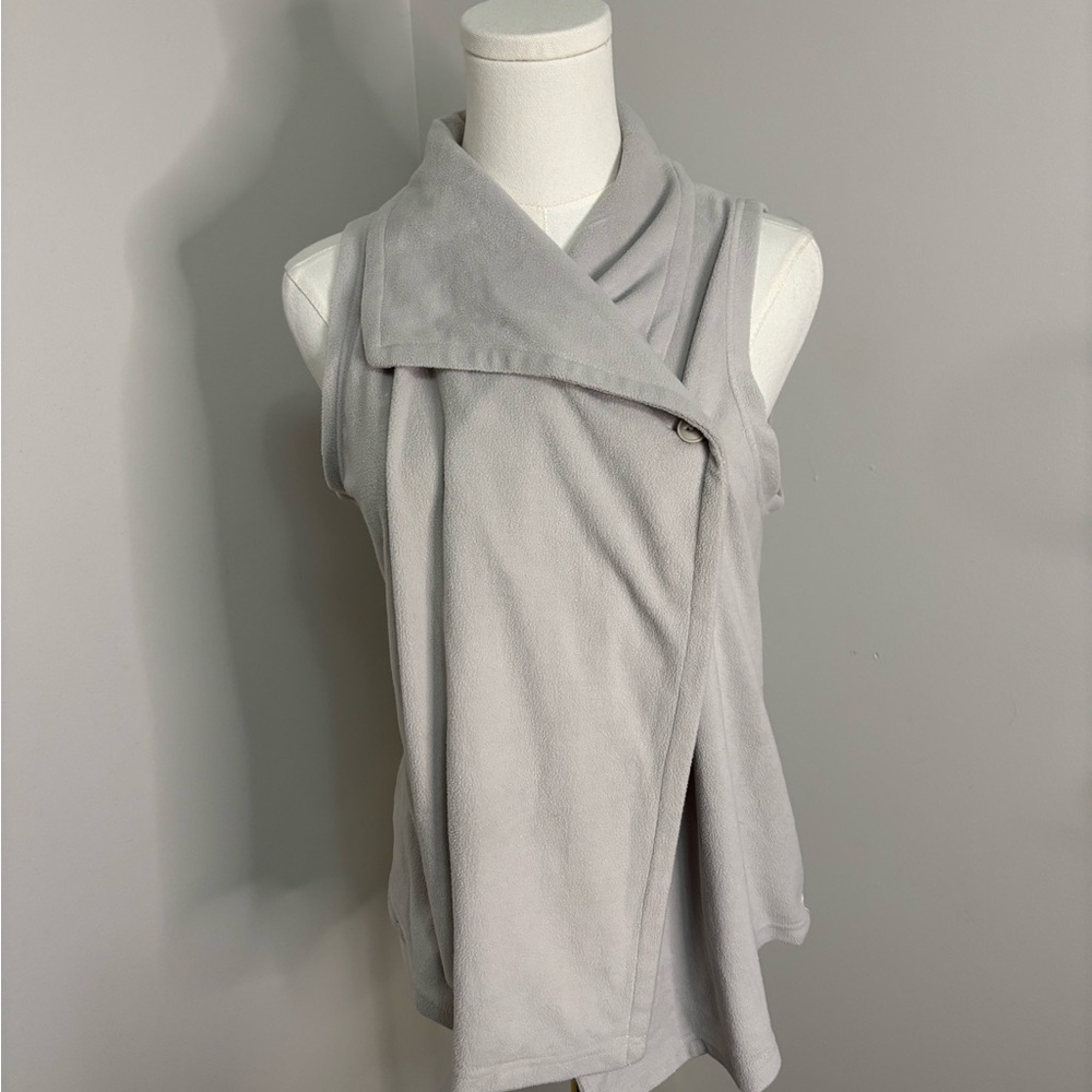 Woolrich size M Gray Sleeveless Wrap Vest